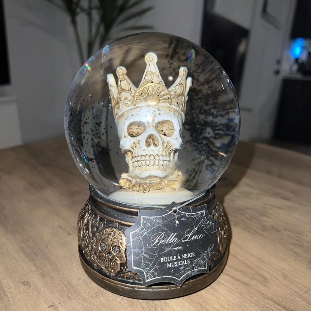 Rare Bella Lux Halloween Decor King Skull  Water Globe Musical New